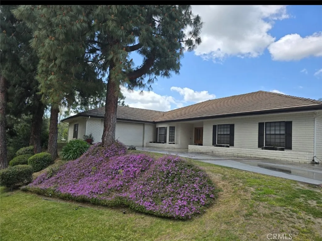 12698 La Solana Drive, Redlands, California 92373 home-pic-0